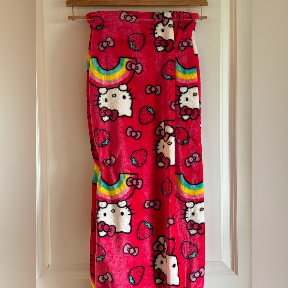 Hello‎ Kitty Pink and Red Strawberry blanket - Picture 10 of 10